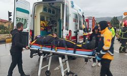 Otobüsle çarpışan otomobildeki karı- koca polis memurları yaralandı