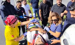 Otomobil aydınlatma direğine çarptı: 1 yaralı