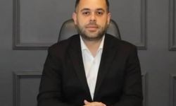 Otomobilin direğe çarptığı, sürücünün öldüğü kaza kamerada