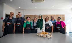Özel gereksinimli bireyler mutfakta becerilerini geliştiriyor