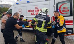 Römorka çarpan otomobilin sürücüsü yaralandı