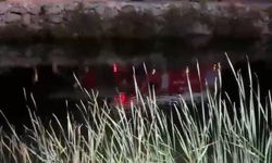 Sulama kanalına düşen araçta mahsur kalan 2 kişi kurtarıldı