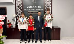Uluslararası müsabakalardan 3 dereceyle dönen gençler coşkuyla karşılandı