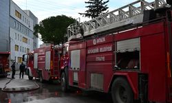 Yanan gecekondu kullanılamaz hale geldi