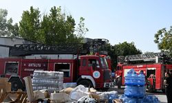 Antalya’da iş yeri alevlere teslim oldu! Yangını ilk fark eden cami imamı müdahale etti