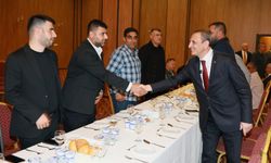 Yüreğir’de Muhtarlar Günü buluşması! Başkan Vekili Özünal, muhtarlarla aynı sofrada buluştu