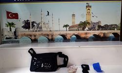 Yüzlerini eşarpla gizleyip girdikleri apartman dairesinden para ve altın çaldılar