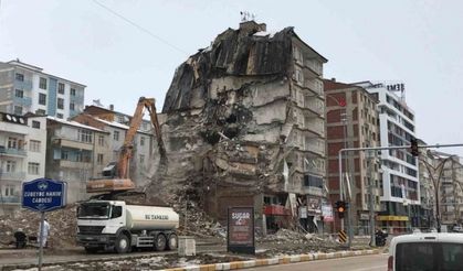 Elazığ’da ağır hasarlı bina sayısı bin 36’ya çıktı
