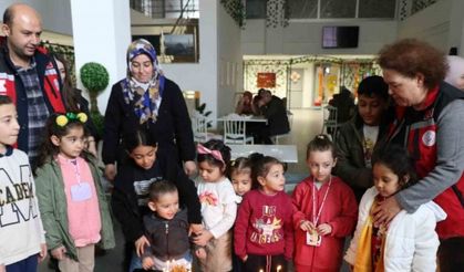 Erzincan’da depremzede çocuklar için afetin izleri silinmeye çalışılıyor