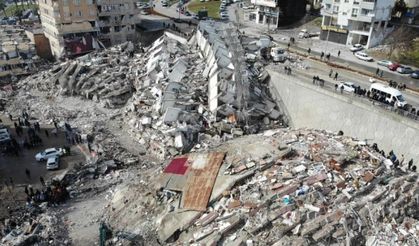 İzmir’in üniversitelerinde deprem acısı: 39 vefat