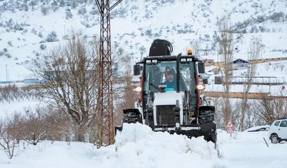 Karda kapanan 41 mahalle yolu ulaşıma açıldı