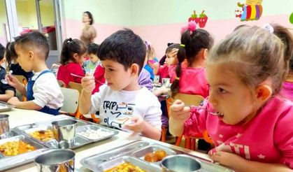 Okul öncesi öğrencilere 5 gün ücretsiz yemek uygulaması başladı