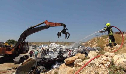 Mersin’de sanayi sitesinde çıkan yangın büyümeden söndürüldü