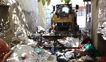 Toroslar 'da Kötü kokuların kaynağı belirlendi Çöp Ev !