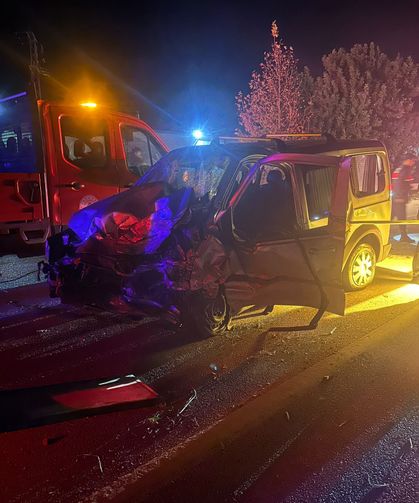 Osmaniye'de otomobil ile hafif ticari araç çarpıştı: 3 ölü, 2 yaralı