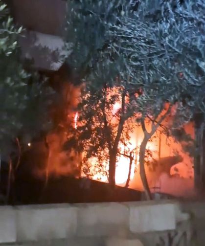 Hatay'da konteyner yangını söndürüldü