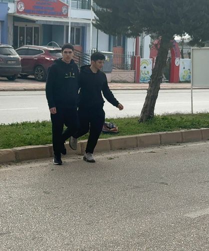 Karne almaya giderken kaza yapan lise öğrencilerinden biri öldü, diğeri ise yaralandı