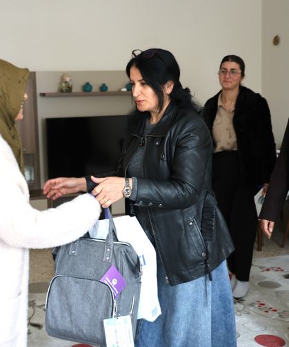 Toroslar'da ailelere yeni doğan hediyesi