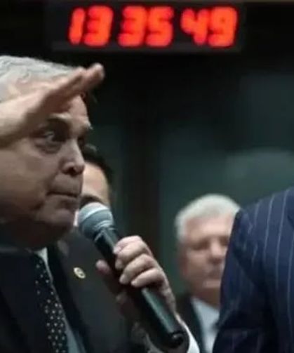 AK Partili Çakır’a Konuşma Yasağı İddiası