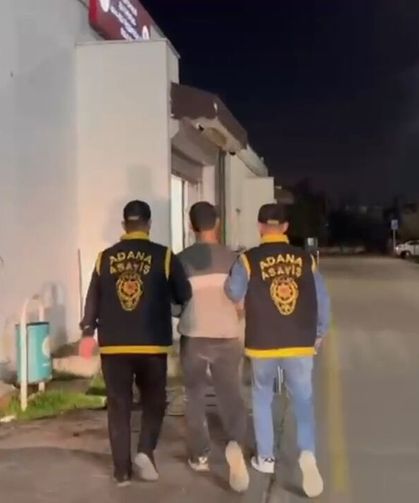 4 altın bileziği gasbeden şüpheli, üzerine kilitlenen dükkanın kapısını kırıp kaçtı (2)