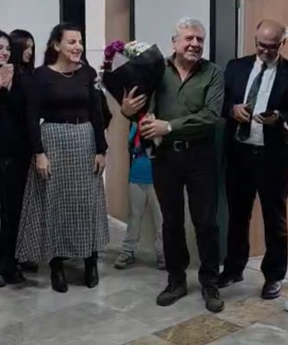 41 yıllık öğretmen alkışlarla emekli oldu