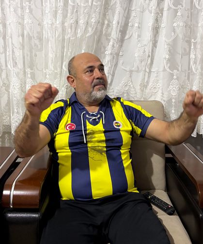 Fenerbahçeli taraftar domates kasalarının üzerine 'N'Golo Kante' yazdırdı