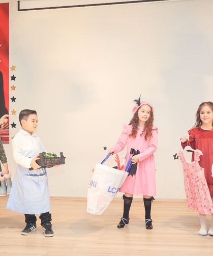 Göksu İlkokulu'ndan 'Çizmeli Kedi' gösterisi