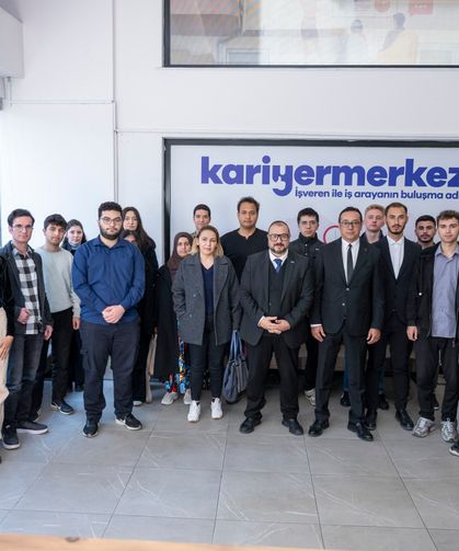 Mersin'de öğrenciler mezuniyet öncesinde iş hayatıyla buluşuyor