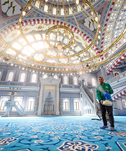 Mersin'de Ramazan ayı öncesinde ibadethanelere temizlik