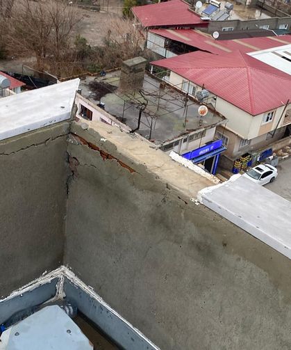 Osmaniye'de sağanak; yollar göle döndü, araçlar mahsur kaldı (2)