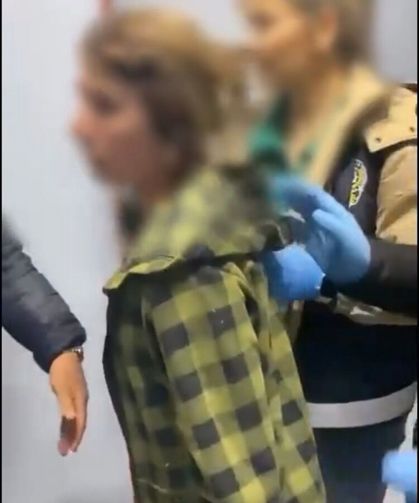 500 bin lira değerinde altın ve para çalan şüpheli, gizlendiği dolapta yakalandı