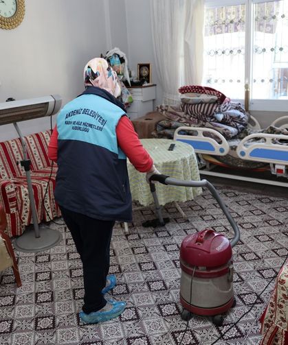 Akdeniz Belediyesi'nden evlere bayram temizliği