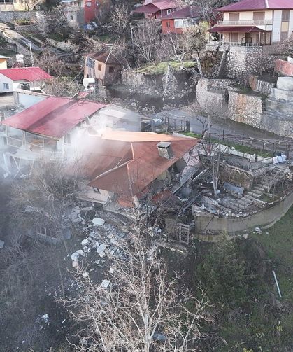 Başkan Tuncer, heyelan bölgesinde incelemede bulundu