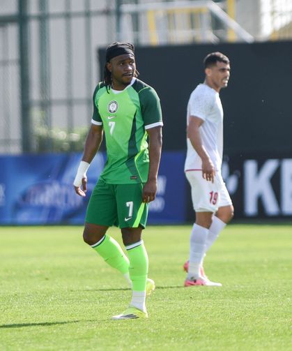 İran Milli Futbol Takımı'ndan, ölen çocuklar için 'çocuk sırt çantalı' mesaj / Ek fotoğraflar