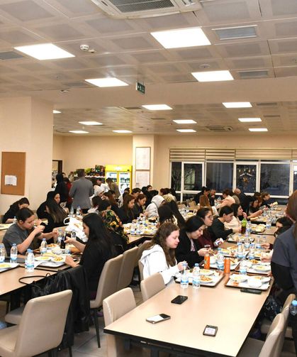 Kaymakam öğrencilerle iftarda buluştu