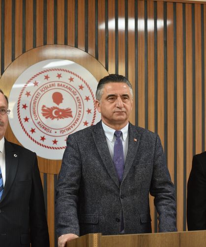 Kaymakamlık binasında ateş açıp, kendini odaya kilitledi (3)