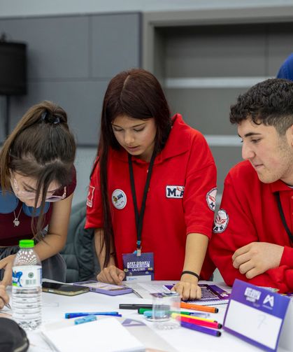 Mersin'de çocuklar ve gençler afetlere karşı bilinçlendirildi