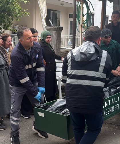 Oğlu evde ölü bulunan annenin feryadı: Anacığım kalk, torunun geliyor