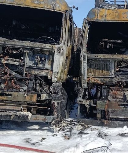 Park halindeki 2 TIR'da yangın