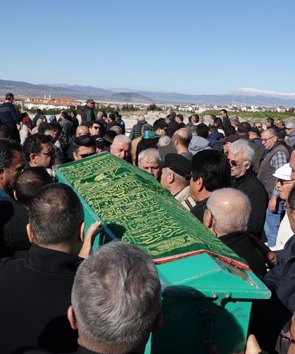 Yeliz öğretmen toprağa verildi