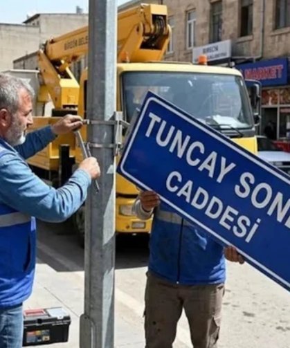 Şanlıurfa'da Tuncay Sonel Tabelası Gitti! Yerine Şehit Öğretmenin Adı Geliyor