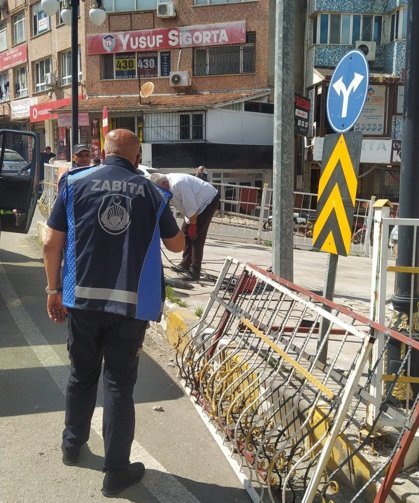 11 Mayıs Şehitler Anıtı'nın kazada zarar gören korkulukları onarıldı