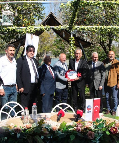 Adnan Polat: Galatasaray'ın şampiyonluğu kesin kazanacağını düşünüyorum