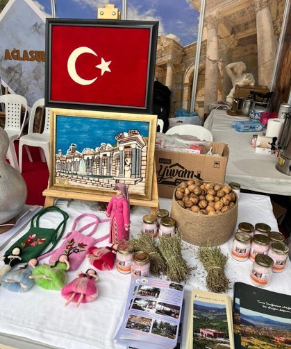 Ağlasun'un el emeği ürünleri görücüye çıktı