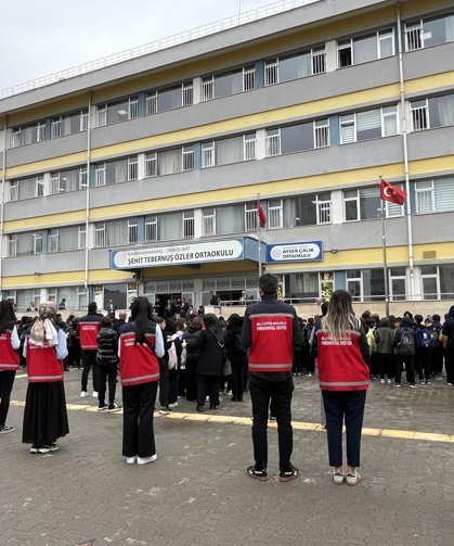 Ayser Çalık Ortaokulu, yeni binasında eğitime başladı
