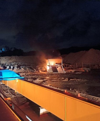 Belen'de konteyner ve otobüs yandı