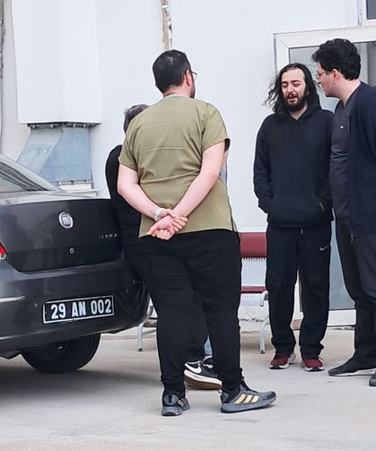 Doktor çift ve çocuklarının bulunduğu otomobil, TIR ile çarpıştı: 1 ölü, 3 yaralı