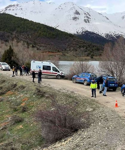 Gölette kimliği belirsiz kadın cesedi bulundu