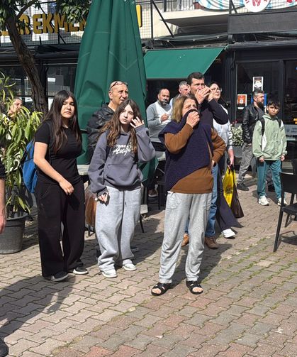 Kalp masajıyla kediyi yaşama bağlayan itfaiye erinin mutluluğu