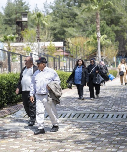 Mersin Büyükşehir, emeklileri doğayla buluşturuyor